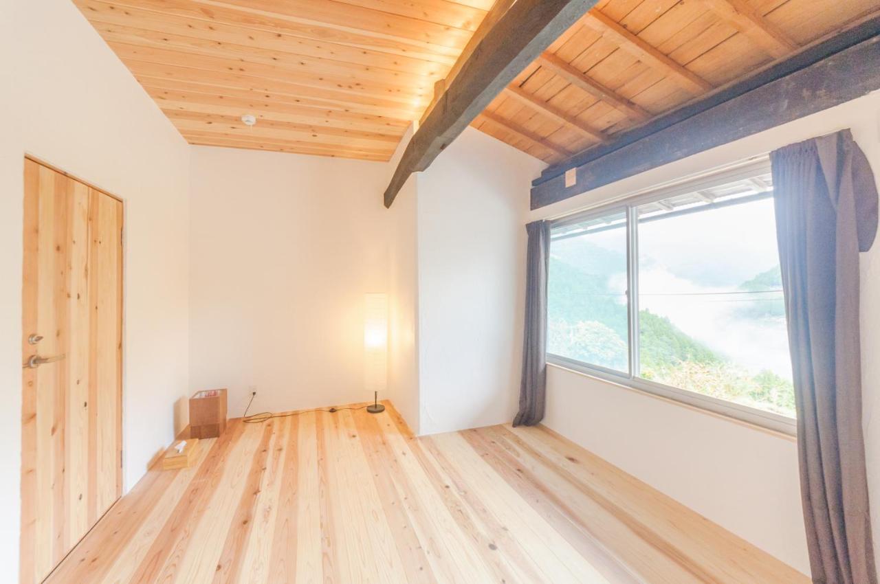 古民家グランピングmatoba Hotell Miyoshi  Exteriör bild
